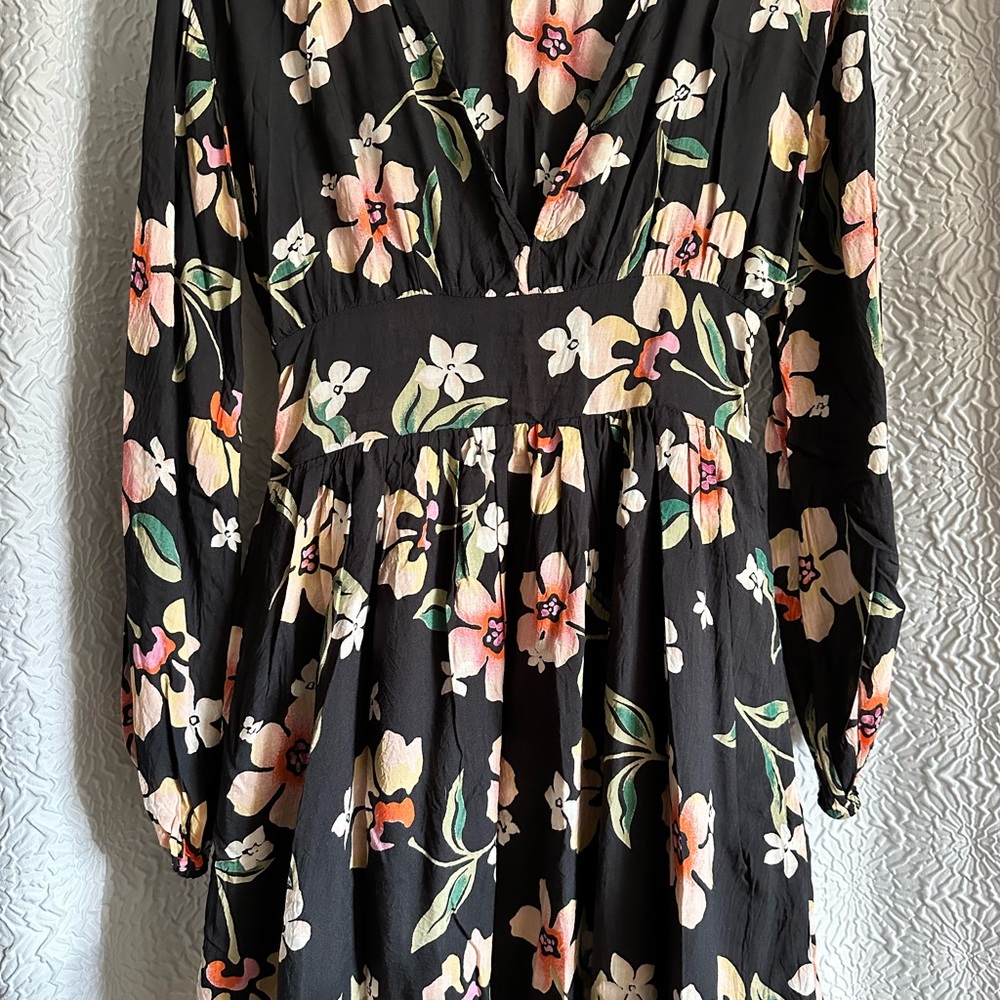 Billabong Black and Floral Dress